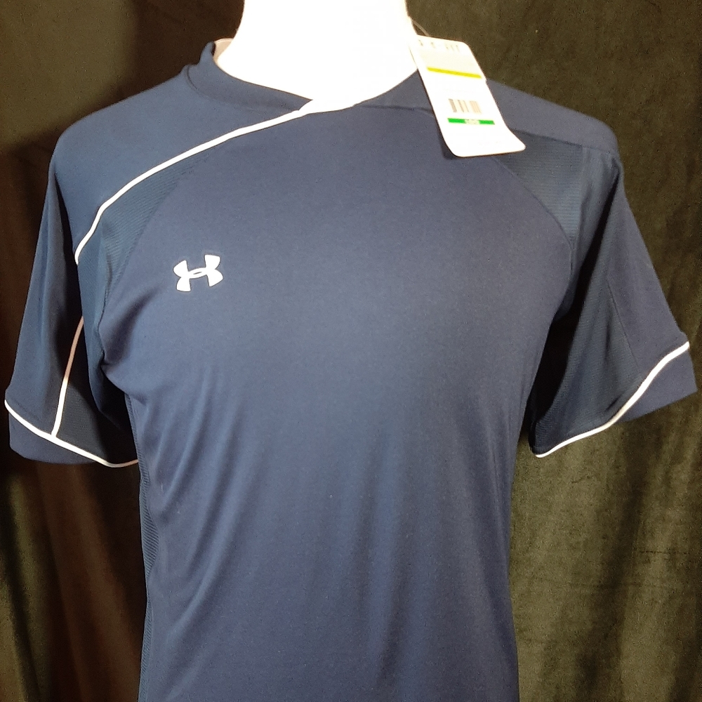Women's Under Armour UA Soccer Heat Gear Wear to keep Cool Dry Light Size Large